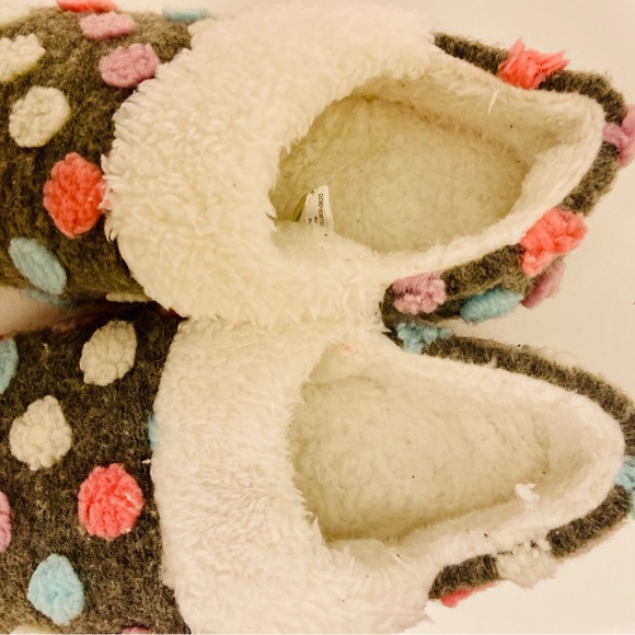 Kids slippers size 13/1 - Picture 9 of 10